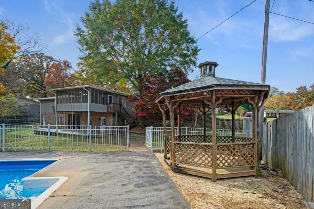 127 Windsor DR Calhoun, GA 30701