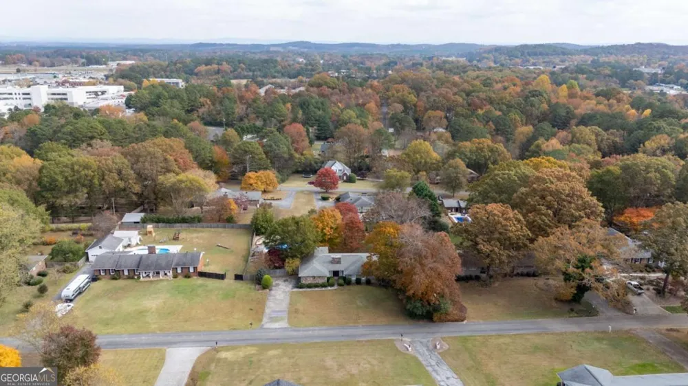 127 Windsor DR Calhoun, GA 30701