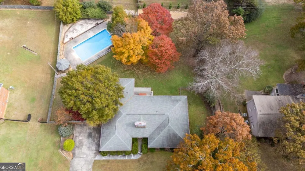 127 Windsor DR Calhoun, GA 30701