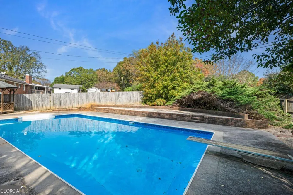 127 Windsor DR Calhoun, GA 30701