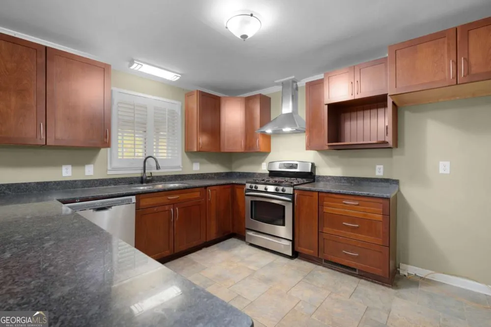 127 Windsor DR Calhoun, GA 30701