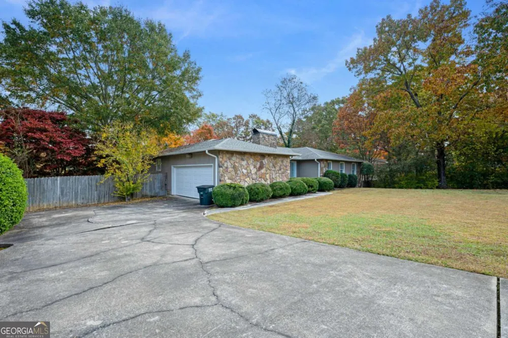 127 Windsor DR Calhoun, GA 30701