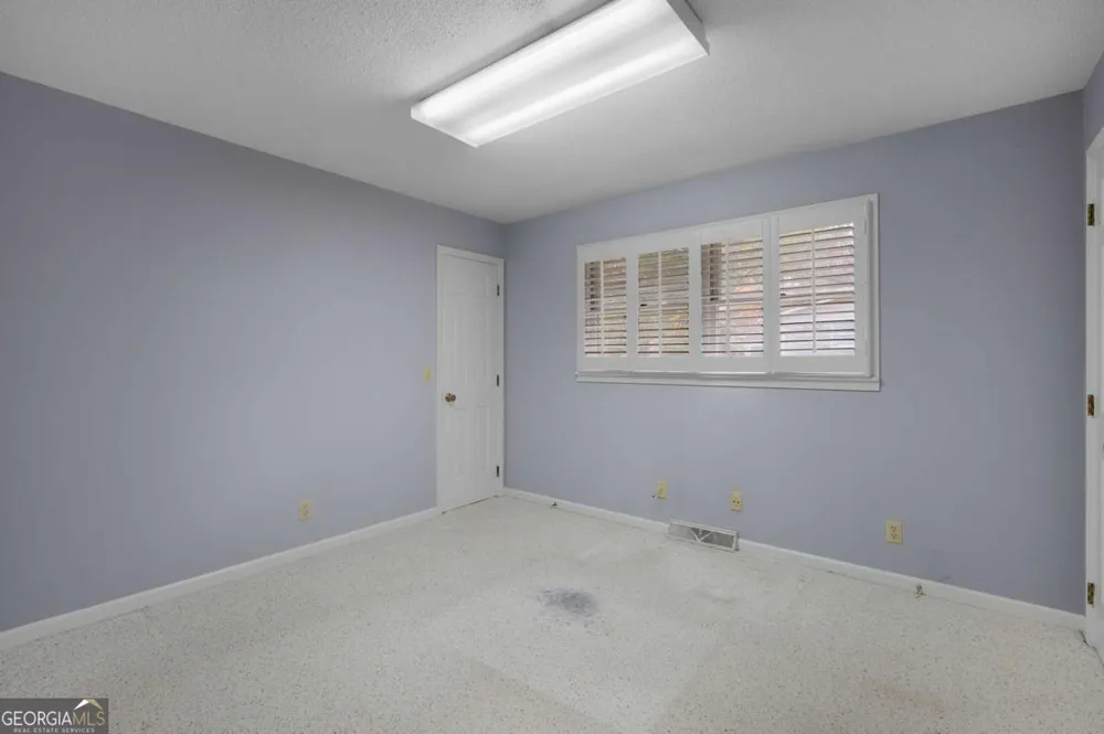 127 Windsor DR Calhoun, GA 30701