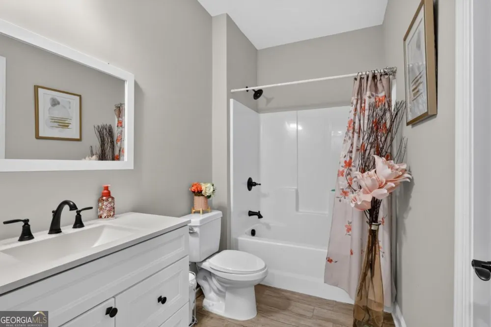 208 Shields ST Winder, GA 30680