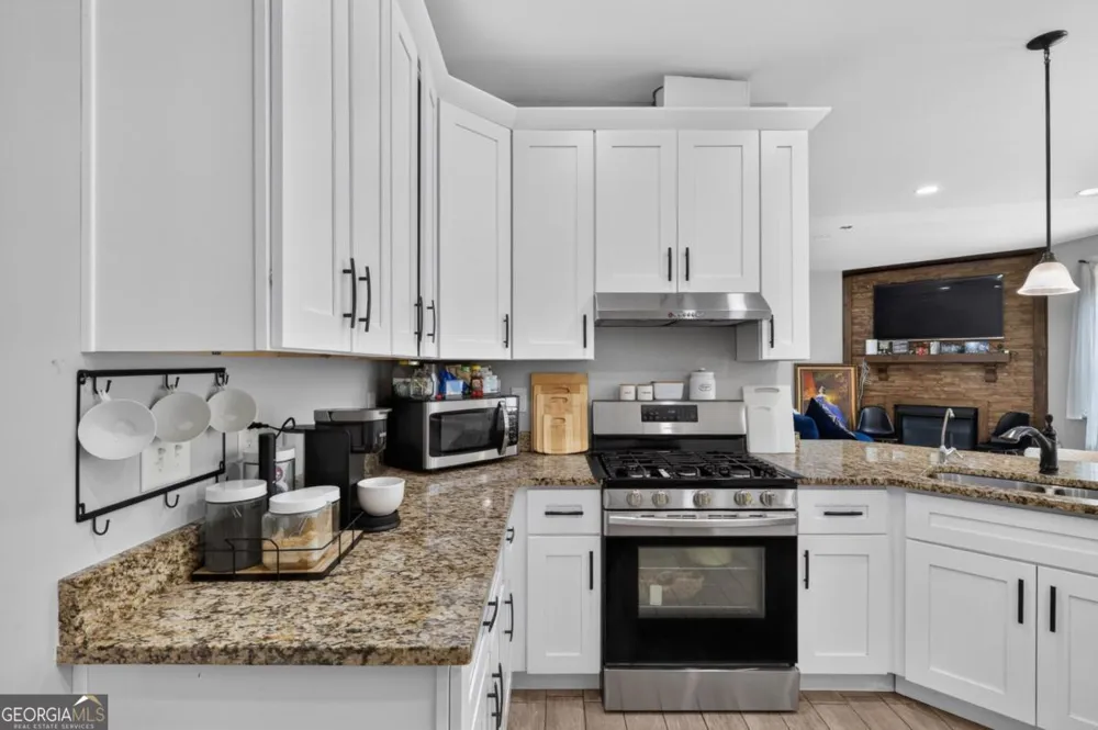 208 Shields ST Winder, GA 30680