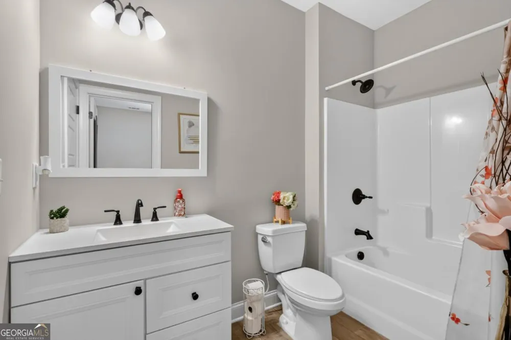 208 Shields ST Winder, GA 30680