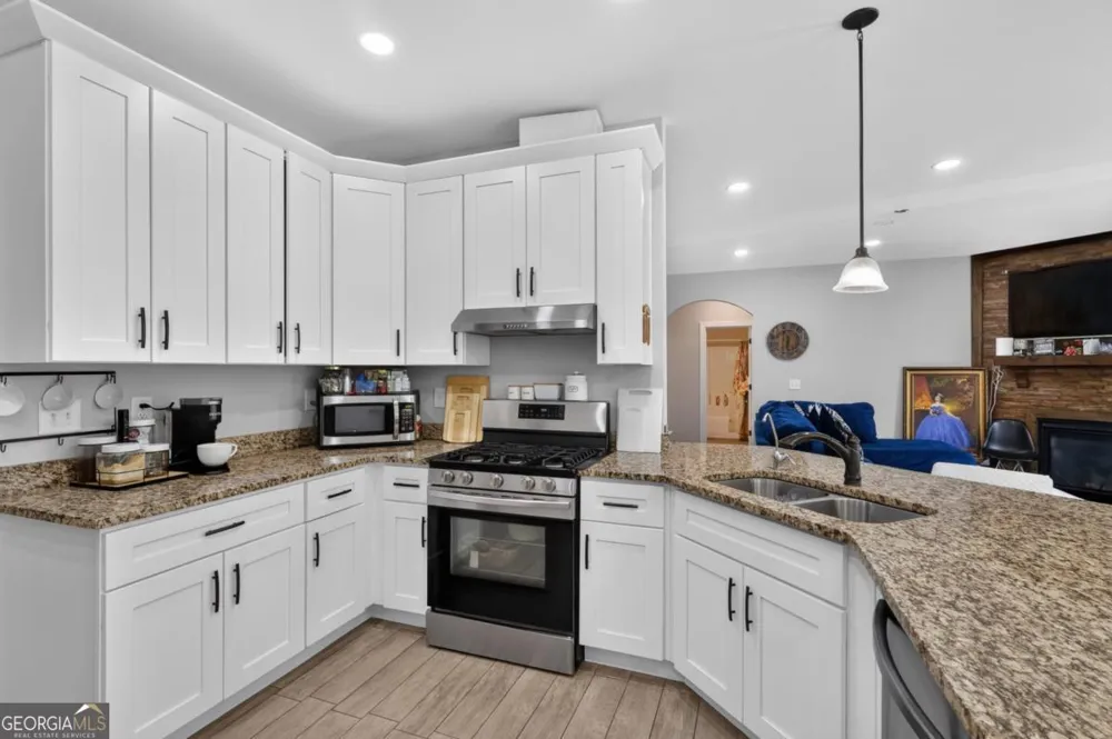 208 Shields ST Winder, GA 30680
