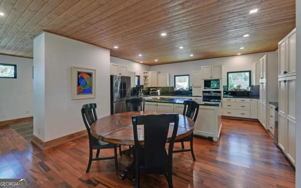 675 Freedom Heights Hartwell, GA 30643