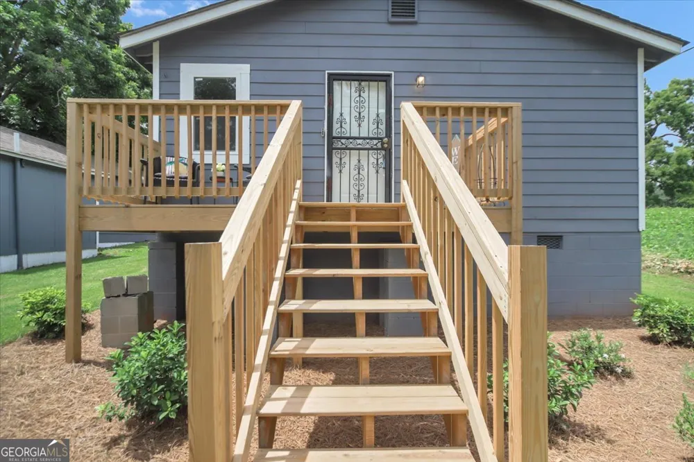 242 Jackson ST Barnesville, GA 30204