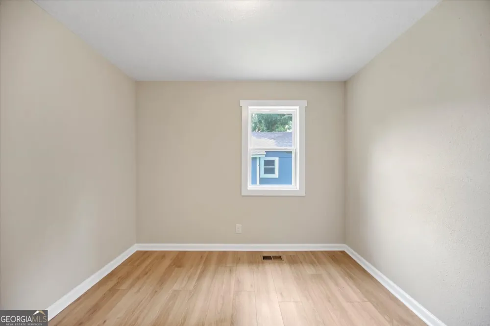 242 Jackson ST Barnesville, GA 30204
