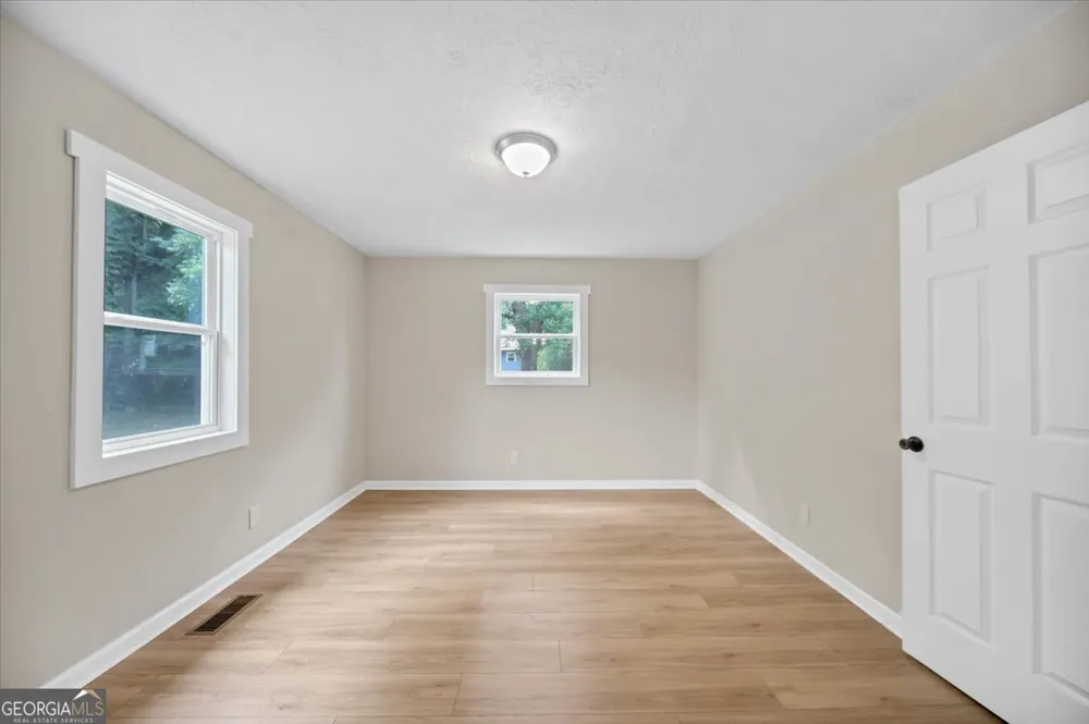 242 Jackson ST Barnesville, GA 30204