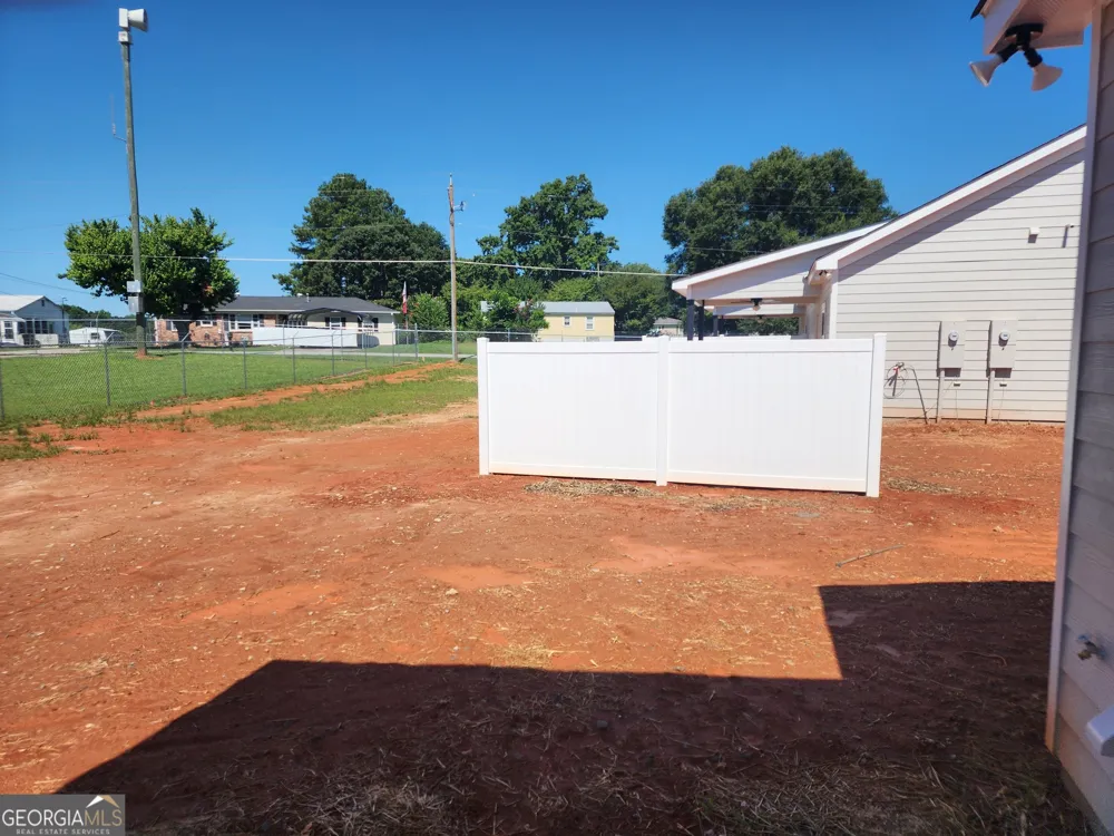 18,46,66 CLAY ST Hartwell, GA 30643