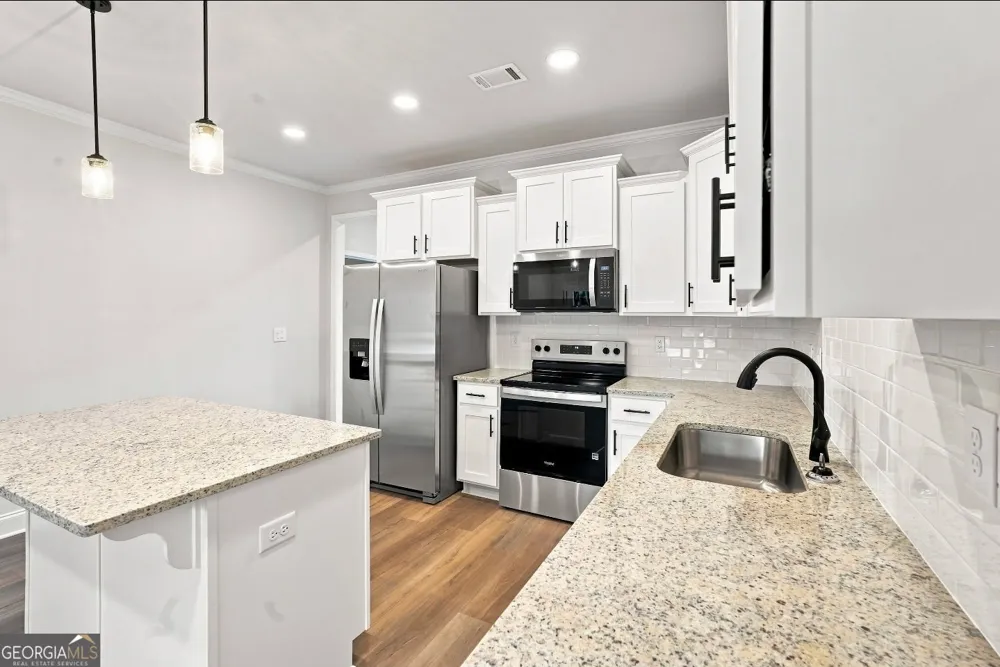 18,46,66 CLAY ST Hartwell, GA 30643