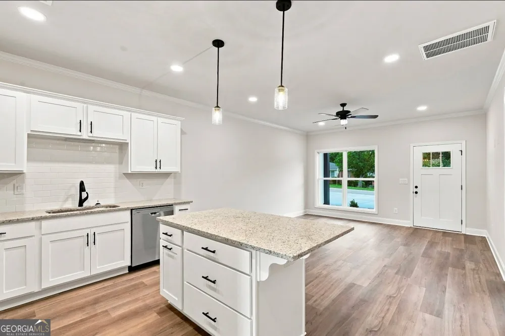 18,46,66 CLAY ST Hartwell, GA 30643