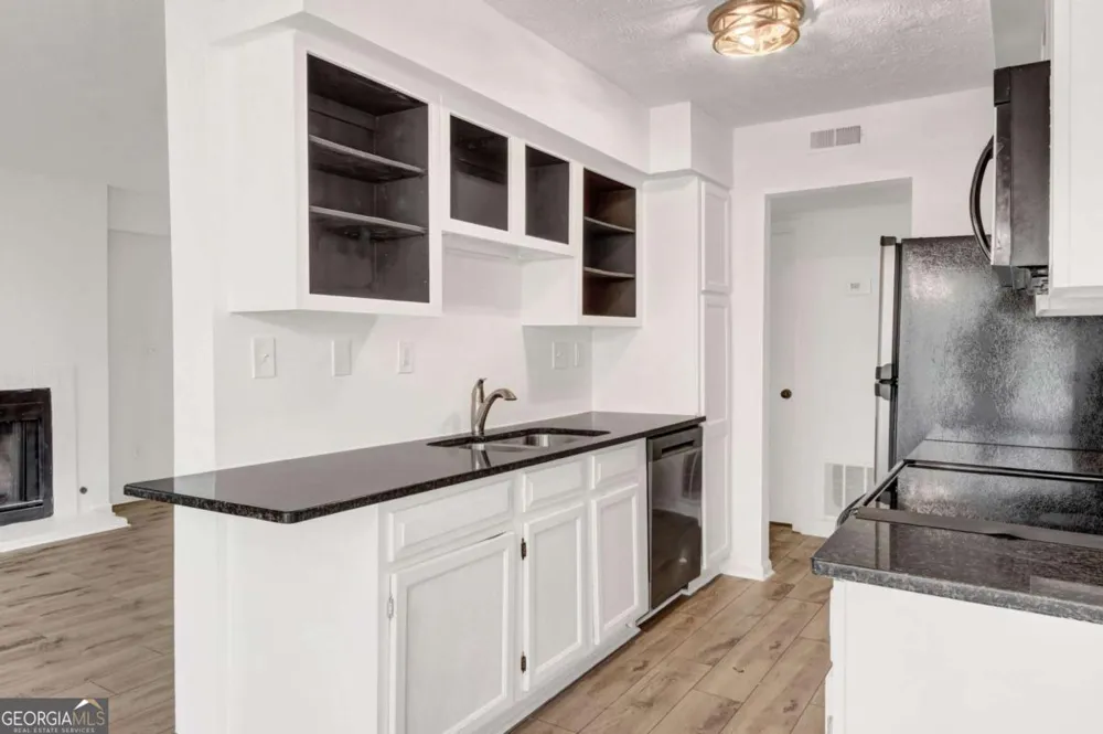 702 Glenleaf DR Peachtree Corners, GA 30092