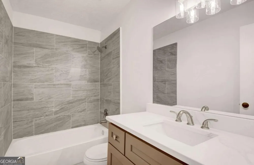 702 Glenleaf DR Peachtree Corners, GA 30092