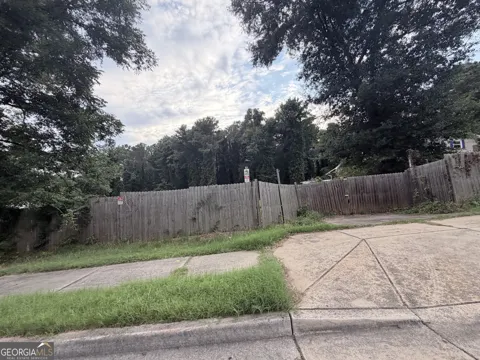 879 S Hairston RD