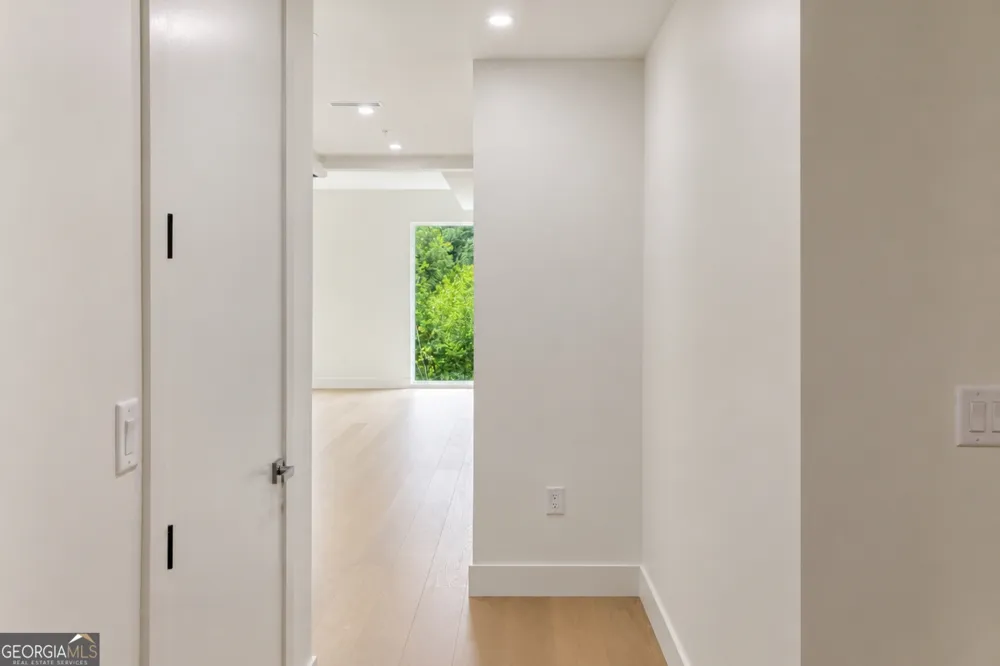 318 Sandy Springs CIR Sandy Springs, GA 30328