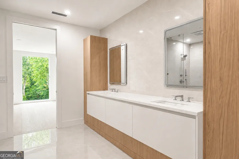 318 Sandy Springs CIR Sandy Springs, GA 30328
