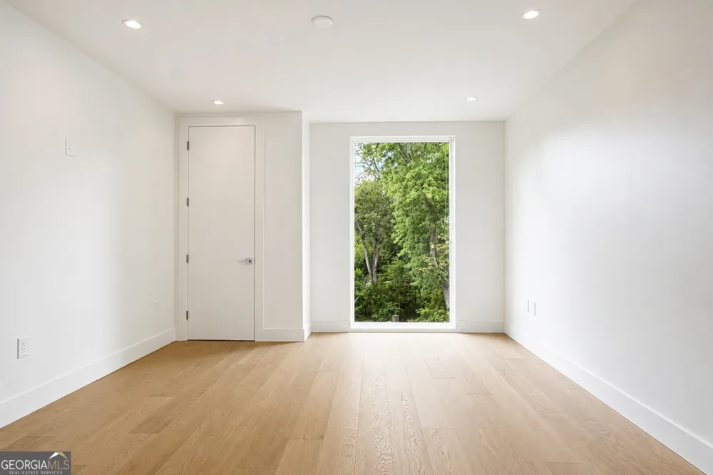 318 Sandy Springs CIR Sandy Springs, GA 30328
