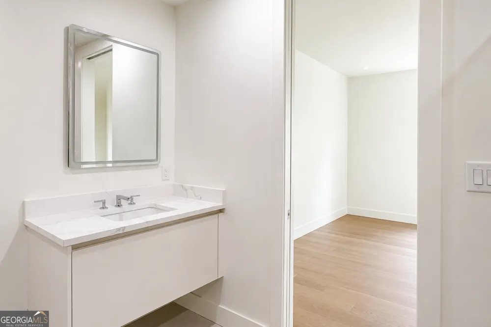 318 Sandy Springs CIR Sandy Springs, GA 30328