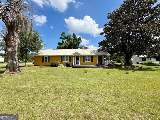 301 E Willow Lake DR Metter, GA 30439