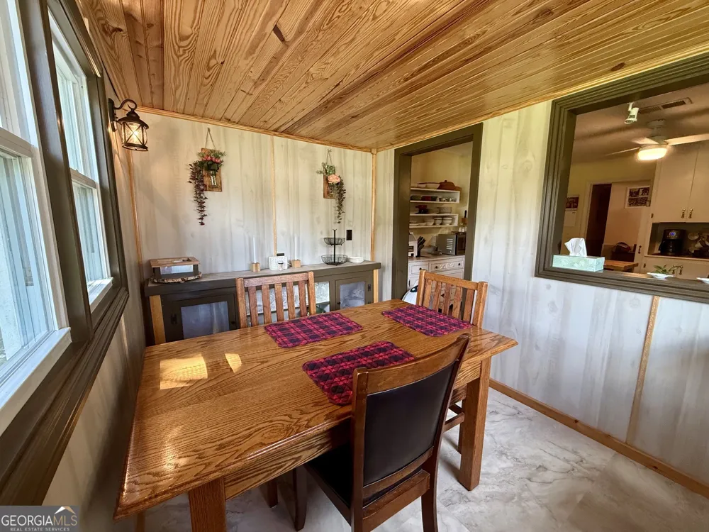 301 E Willow Lake DR Metter, GA 30439