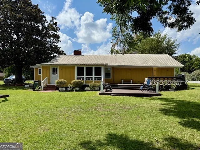 301 E Willow Lake DR Metter, GA 30439