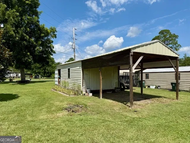 301 E Willow Lake DR Metter, GA 30439