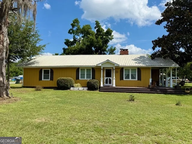 301 E Willow Lake DR Metter, GA 30439