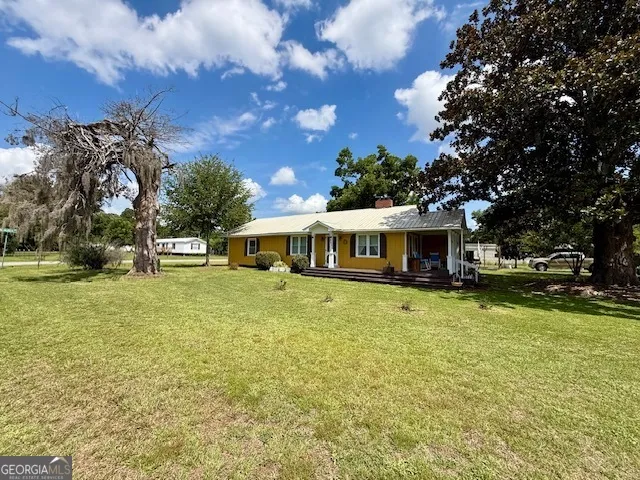 301 E Willow Lake DR Metter, GA 30439