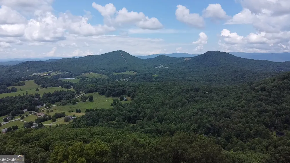 27 Harris Ridge RD Young Harris, GA 30582