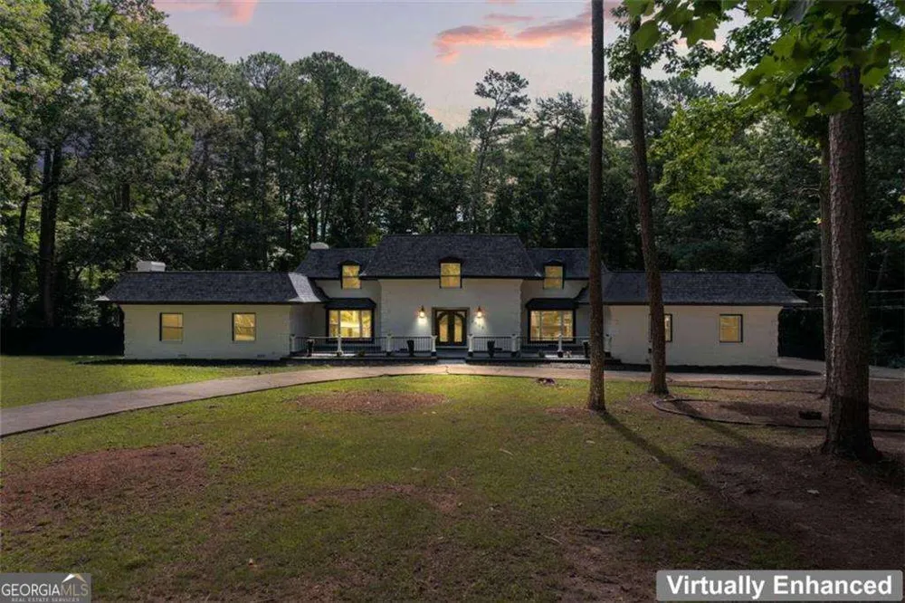 2023 Stoneleigh DR Stone Mountain, GA 30087