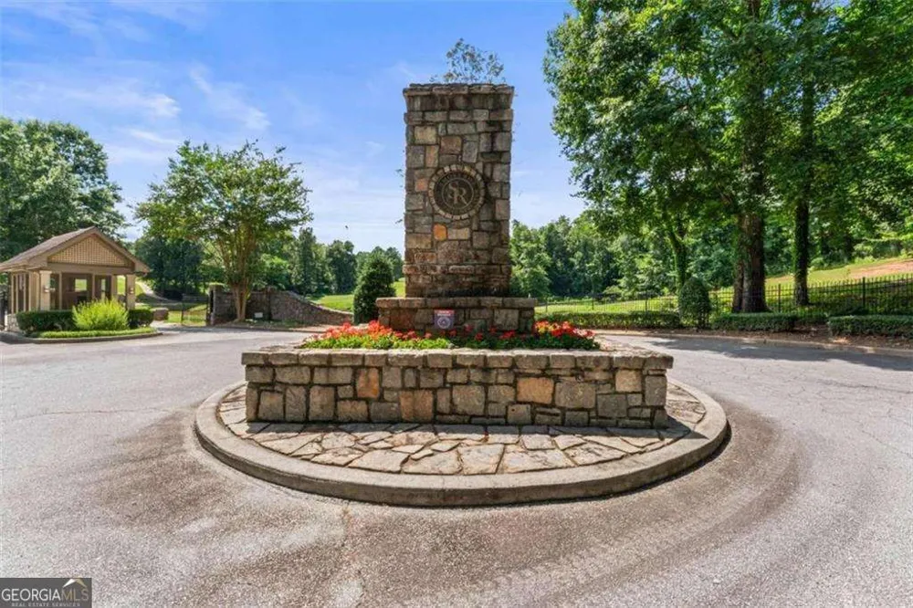 2023 Stoneleigh DR Stone Mountain, GA 30087