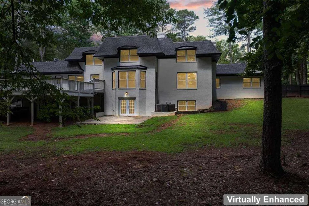 2023 Stoneleigh DR Stone Mountain, GA 30087