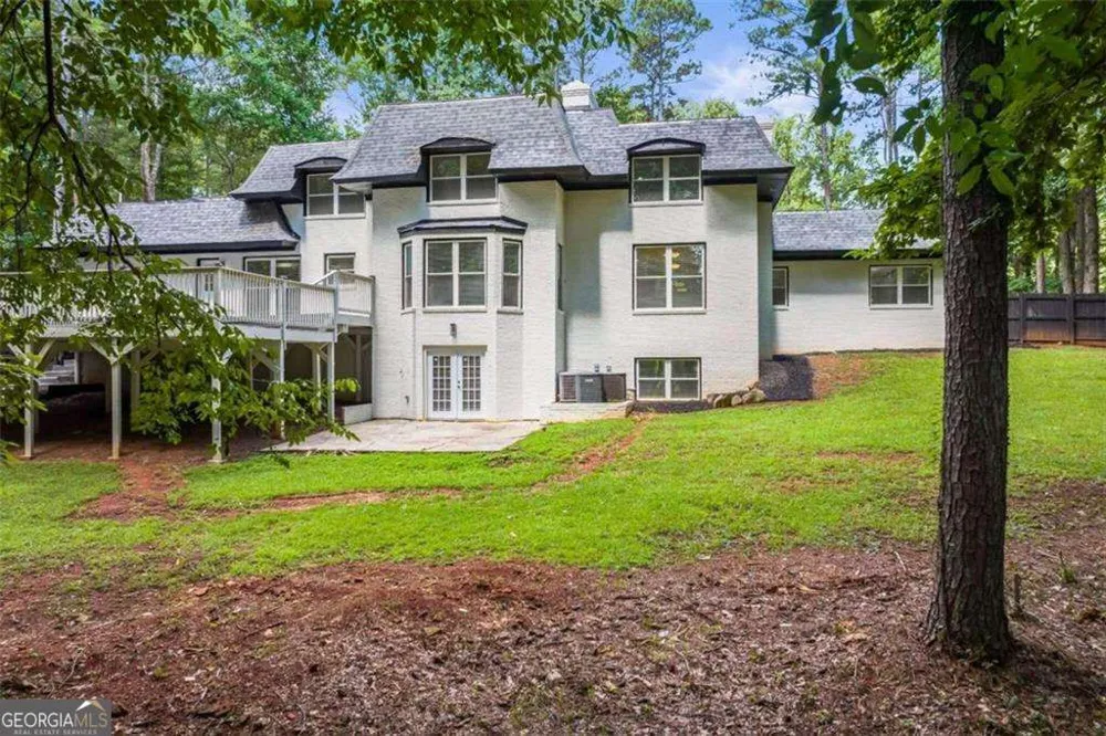 2023 Stoneleigh DR Stone Mountain, GA 30087