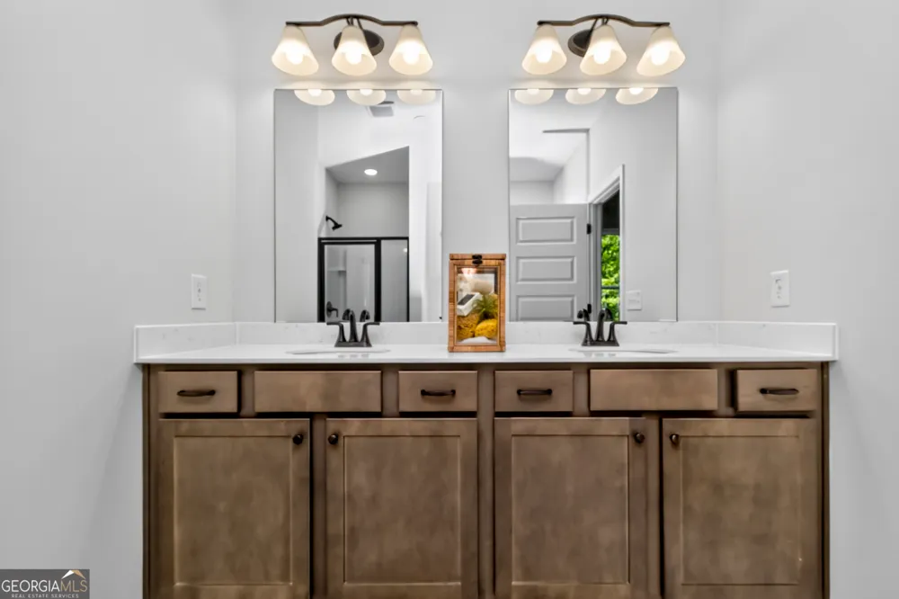 202 Park Bench WAY Byron, GA 31008