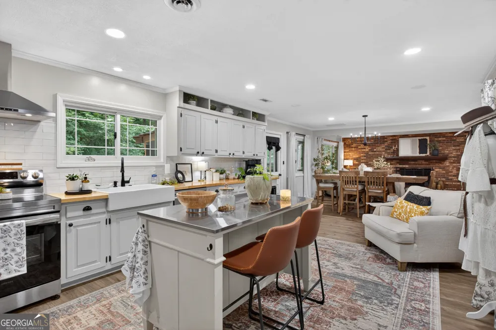 103 Pineneedle DR Westminster, SC 29693