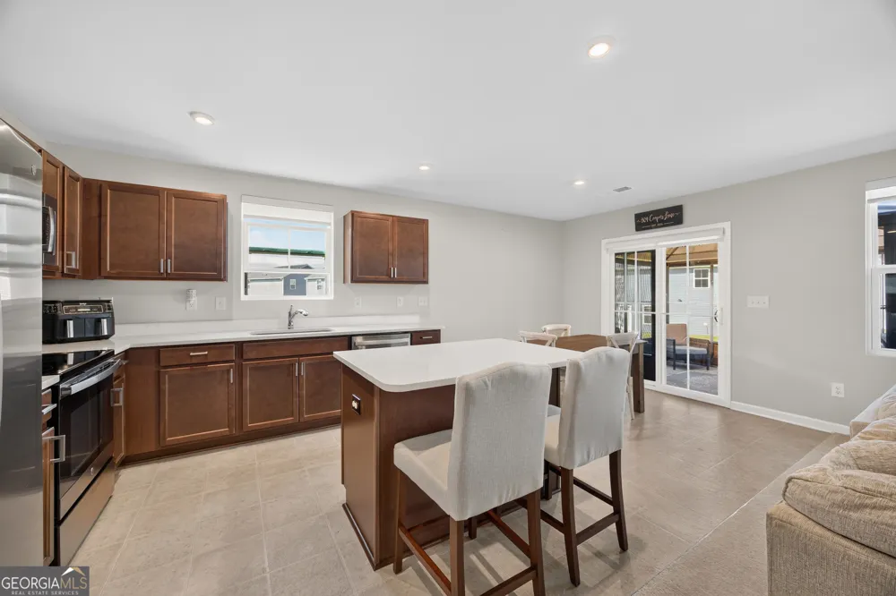 309 Cooper LN Calhoun, GA 30701