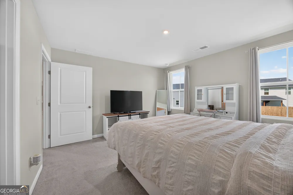 309 Cooper LN Calhoun, GA 30701