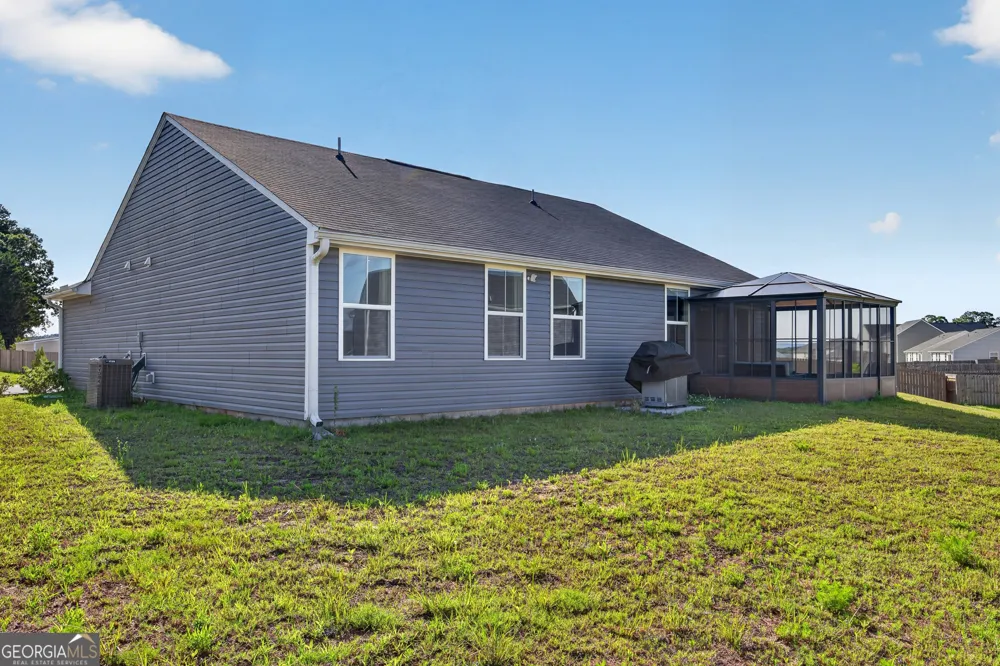 309 Cooper LN Calhoun, GA 30701