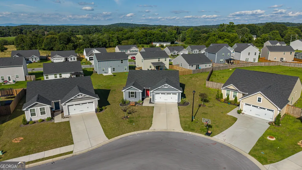 309 Cooper LN Calhoun, GA 30701