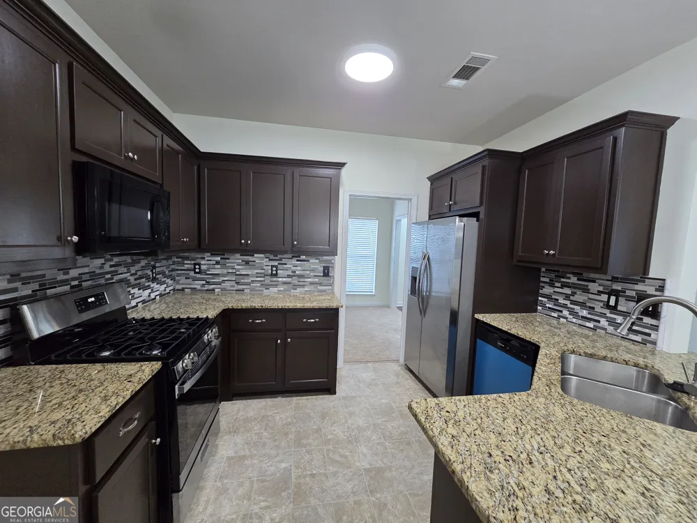 105 Boston CT LaGrange, GA 30241