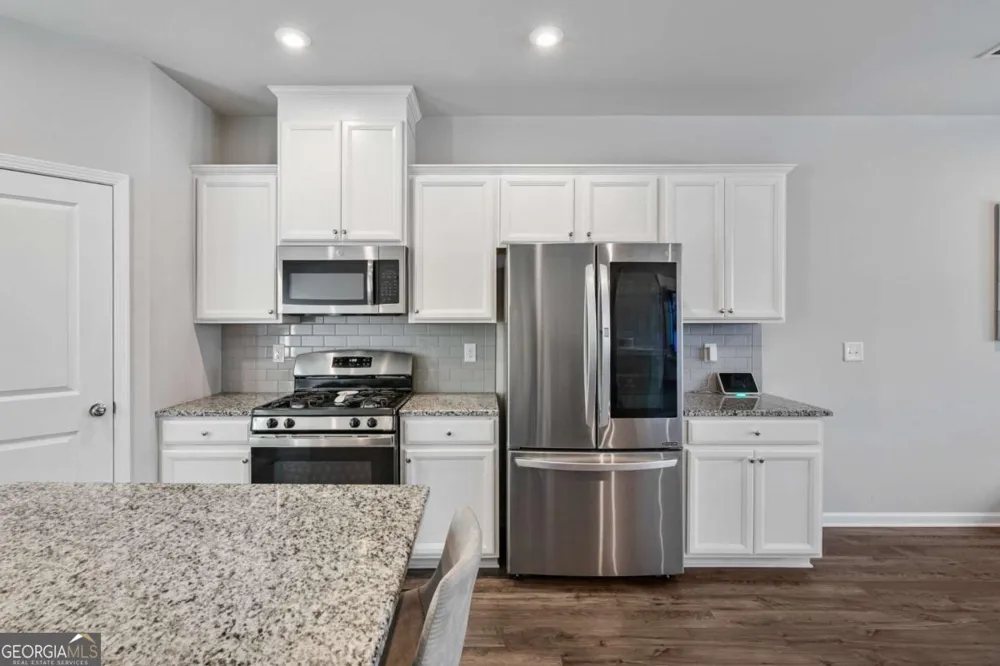 211 Mahone DR Lilburn, GA 30047