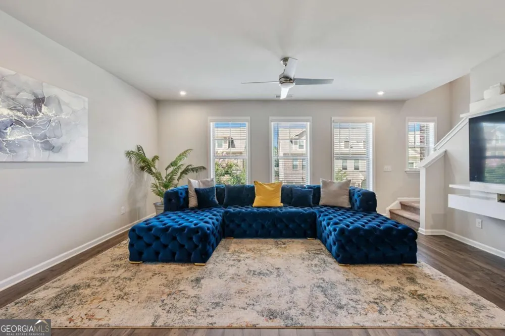 211 Mahone DR Lilburn, GA 30047