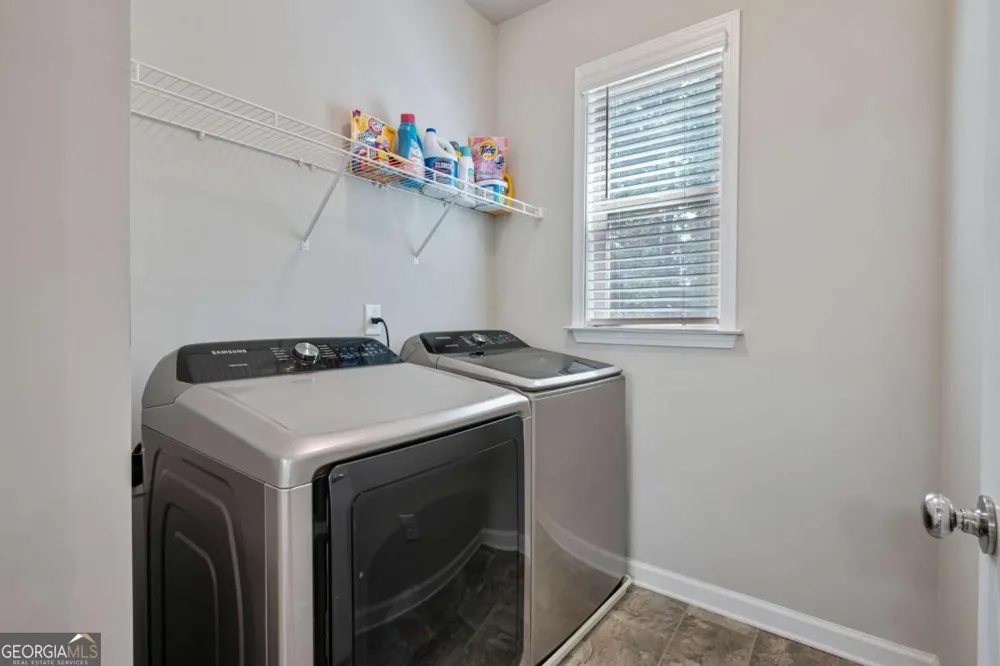 211 Mahone DR Lilburn, GA 30047