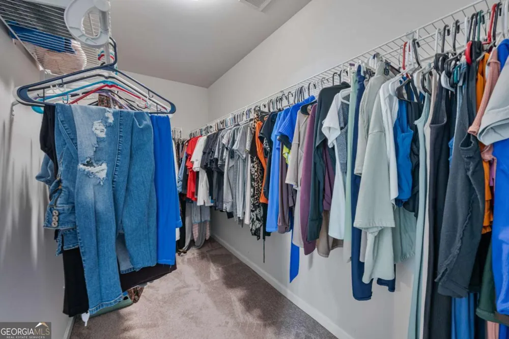 211 Mahone DR Lilburn, GA 30047