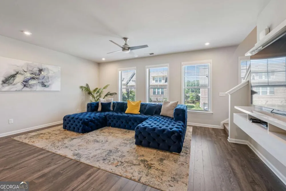 211 Mahone DR Lilburn, GA 30047
