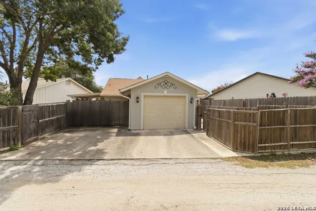 13654 PRINCES KNLS San Antonio, TX 78231