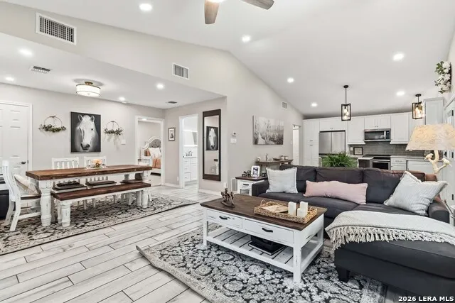 13654 PRINCES KNLS San Antonio, TX 78231
